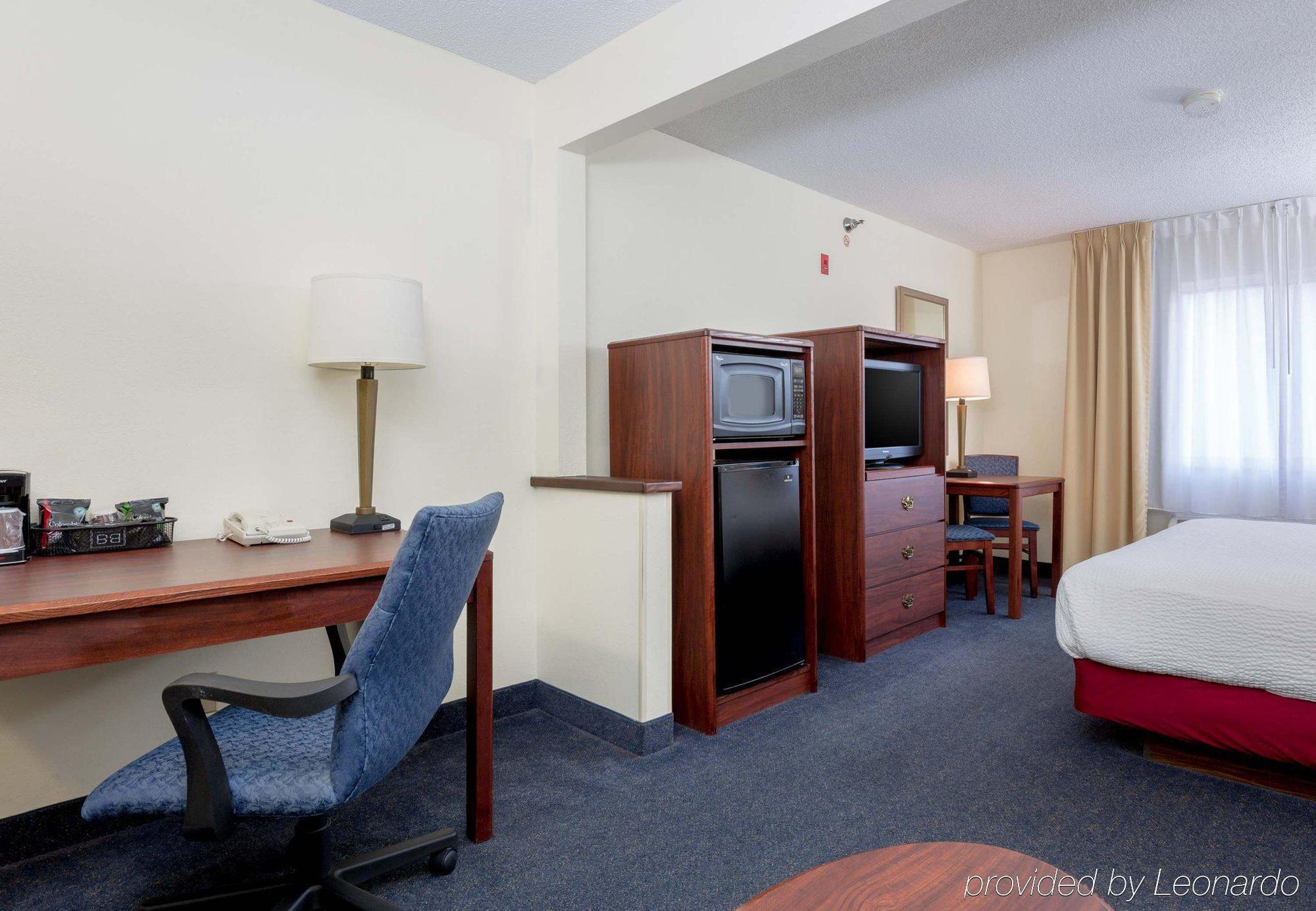 Fairfield Inn & Suites Kansas City Airport Zewnętrze zdjęcie